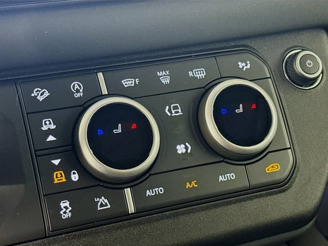 Used 2025 Land Rover Defender 110 S image 23