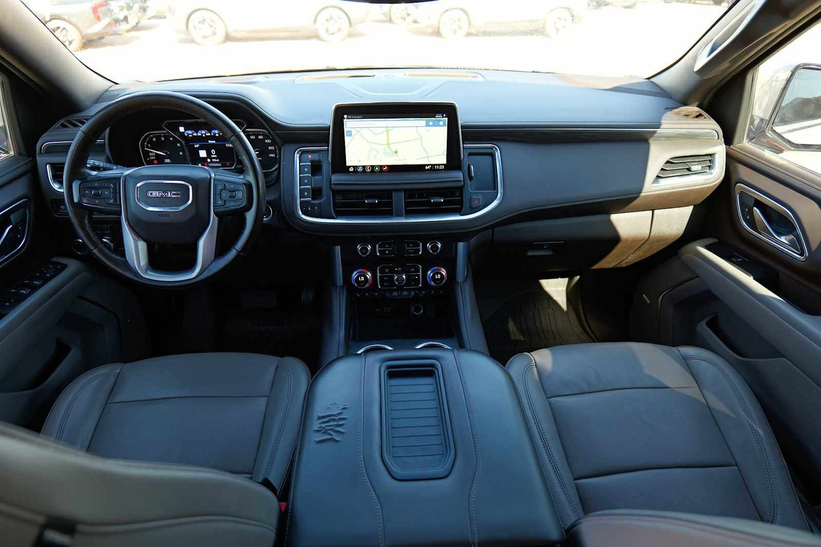 Used 2021 GMC Yukon XL SLT w/ SLT Luxury Plus Package image 25