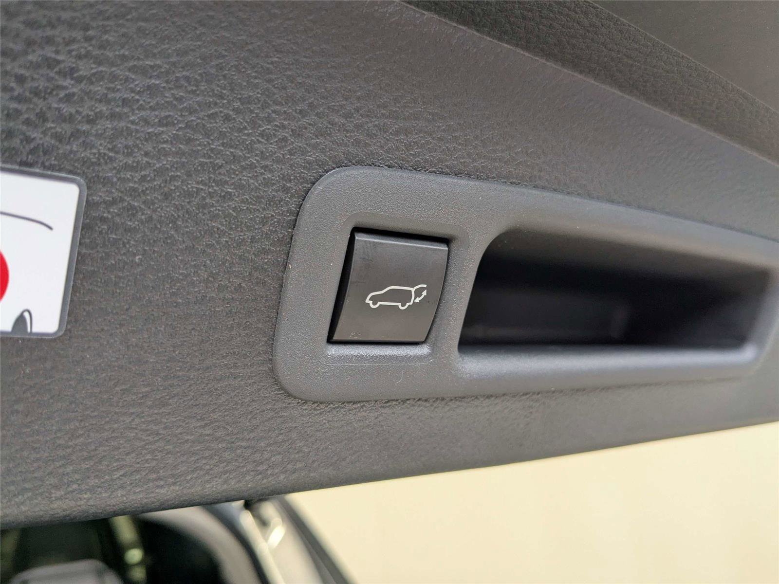 New 2026 Toyota Sienna LE image 8