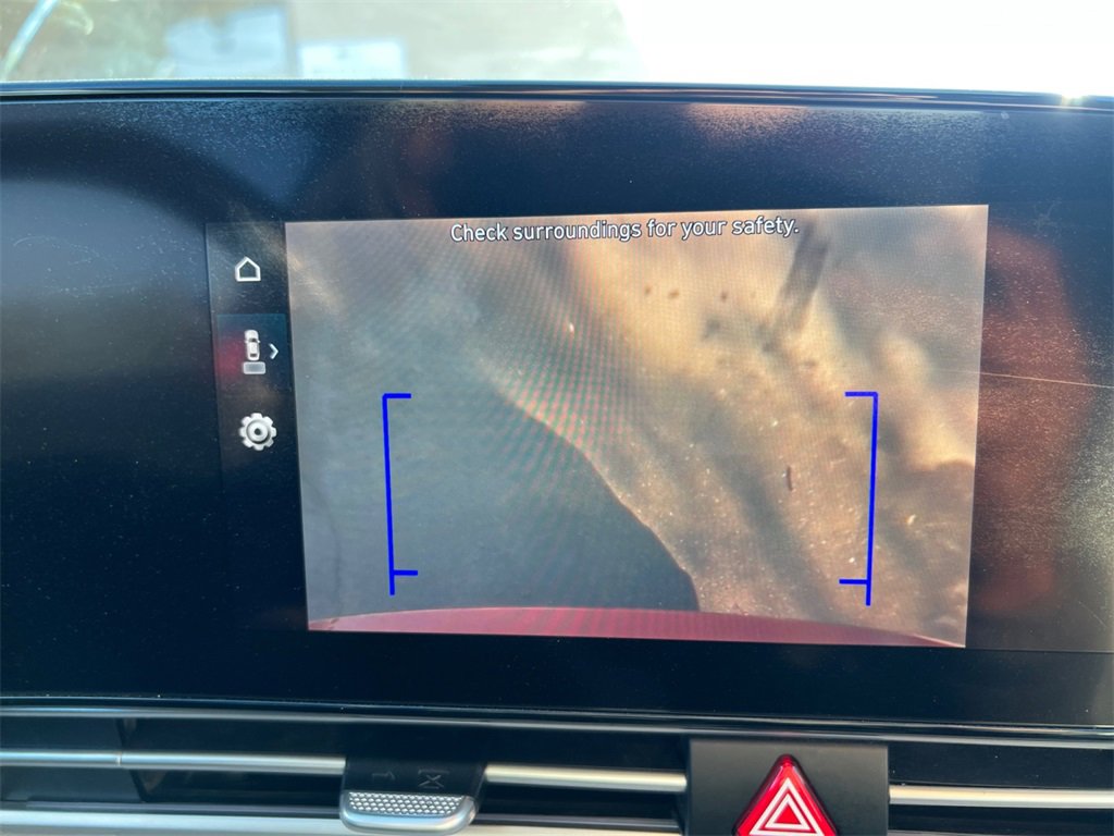 Used 2023 Hyundai Elantra Limited image 27