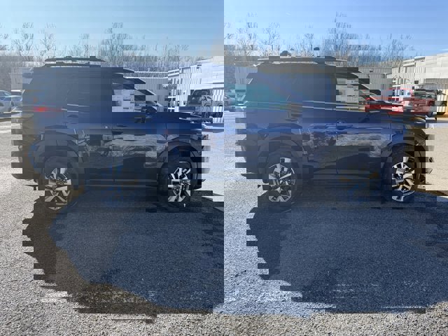 New 2026 Nissan Pathfinder SL image 4