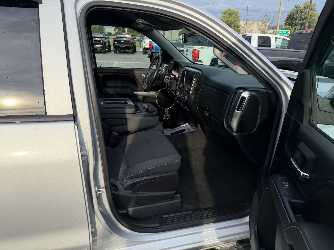 Used 2017 Chevrolet Silverado 1500 LT w/ All Star Edition AWD/4WD image 24