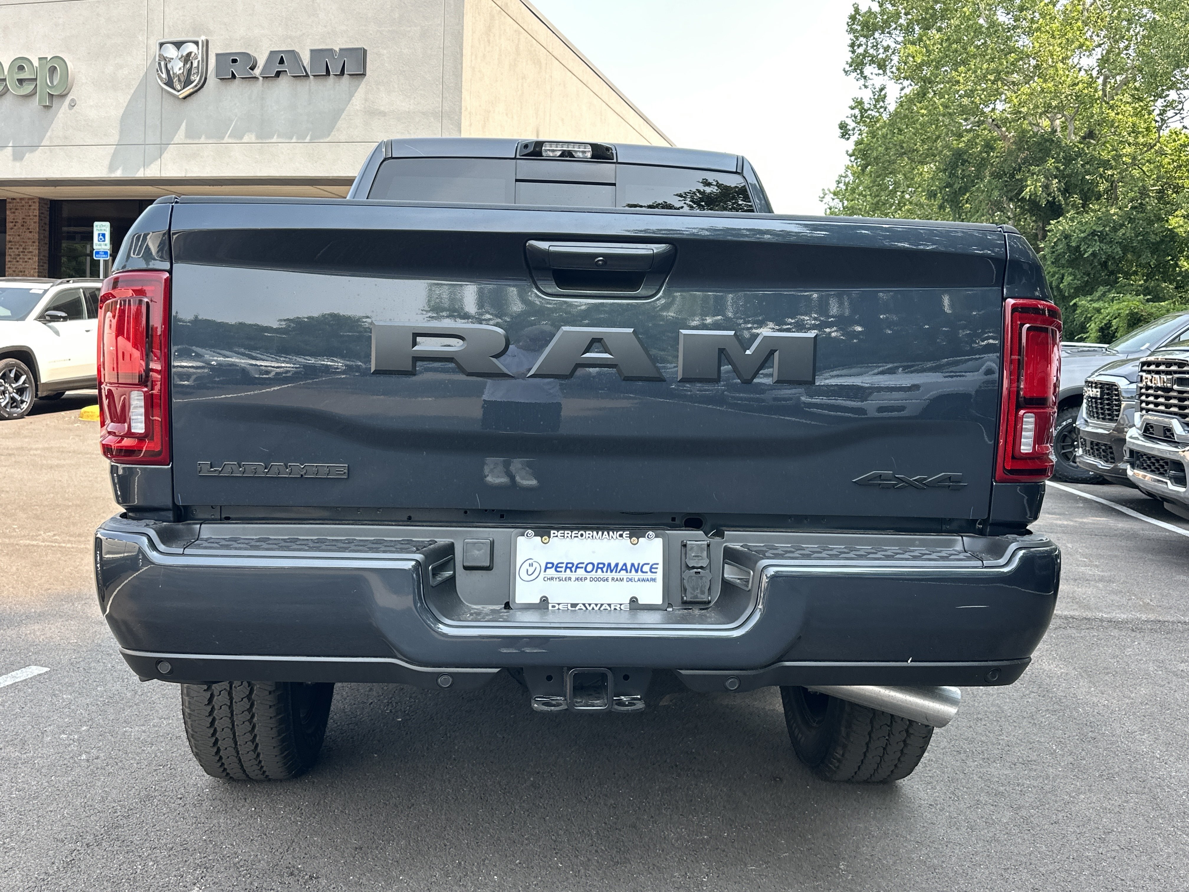 New 2026 RAM 2500 Laramie AWD/4WD image 17