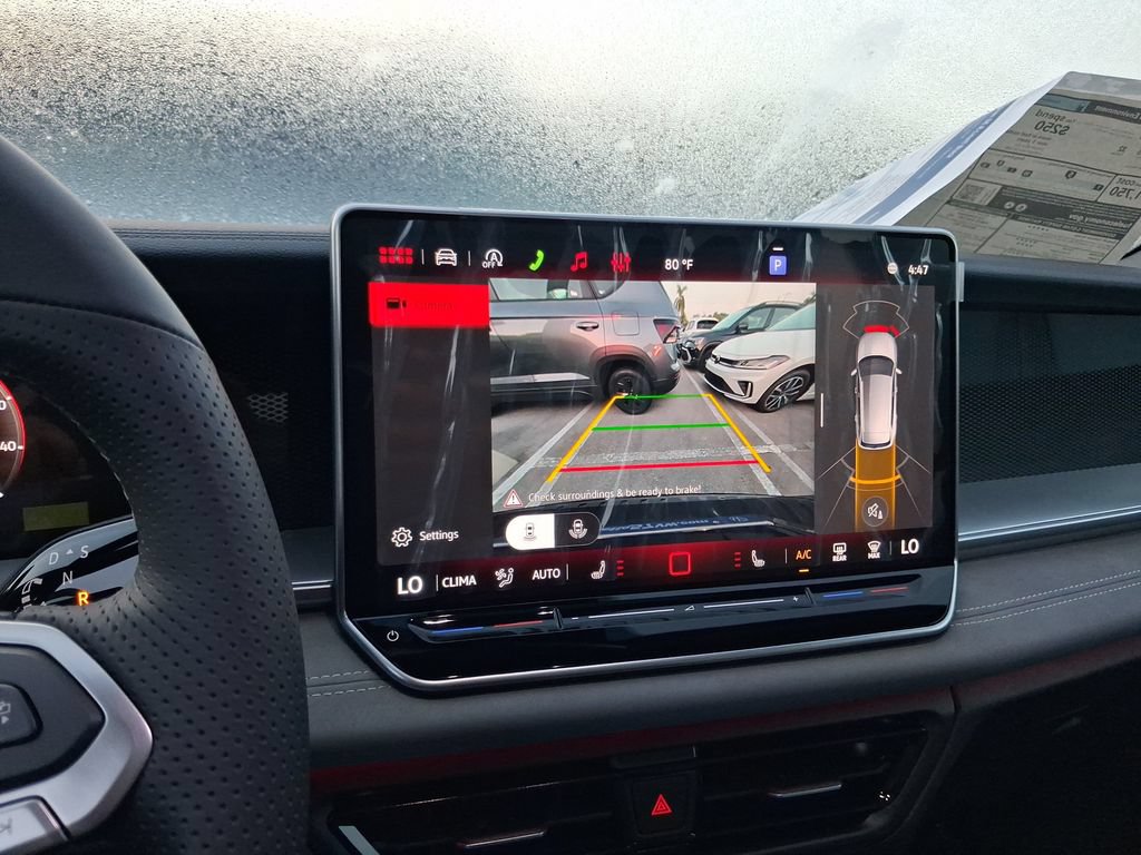 New 2026 Volkswagen Tiguan SE R-Line FWD image 11