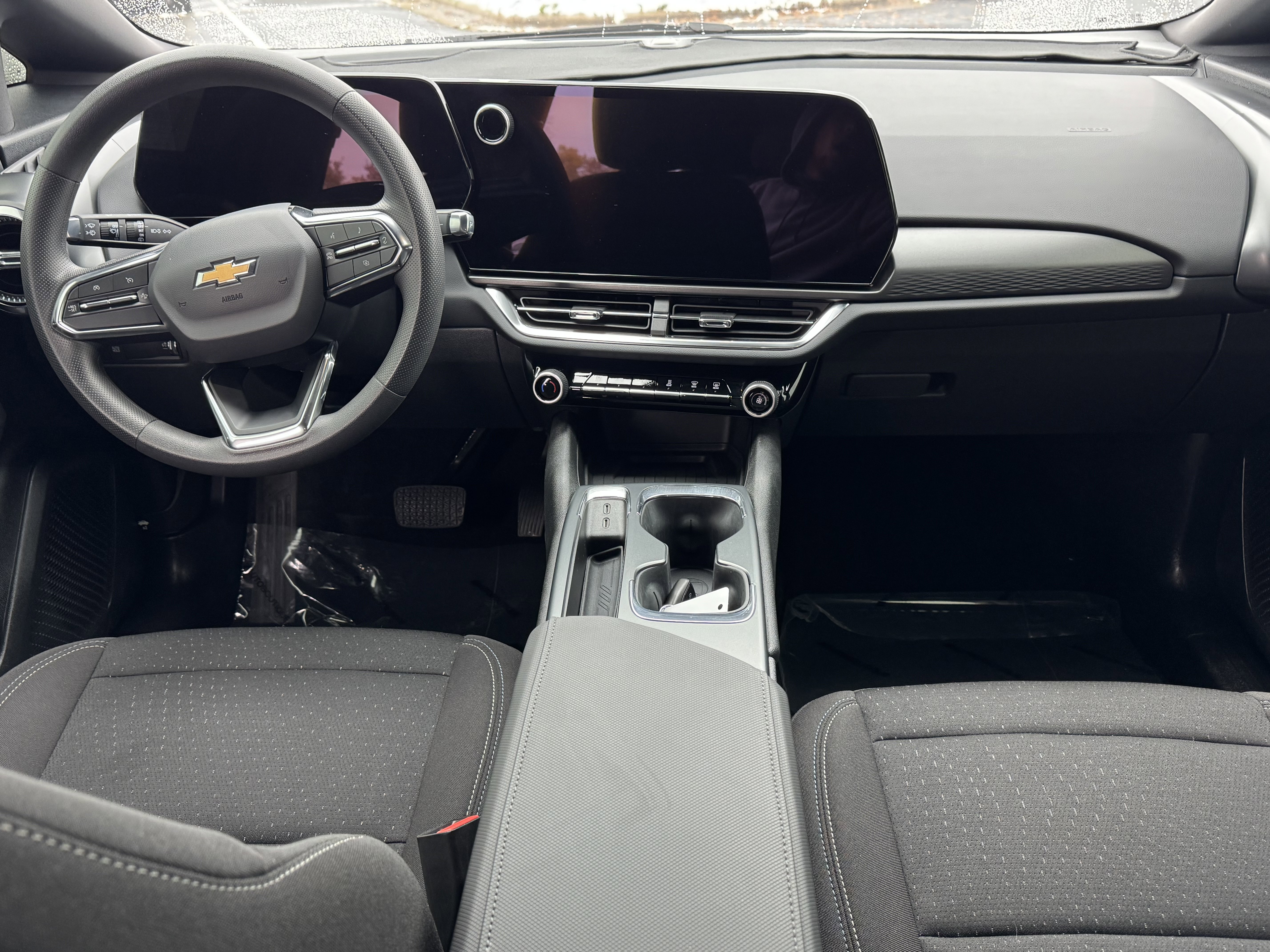 Used 2025 Chevrolet Equinox EV LT image 17