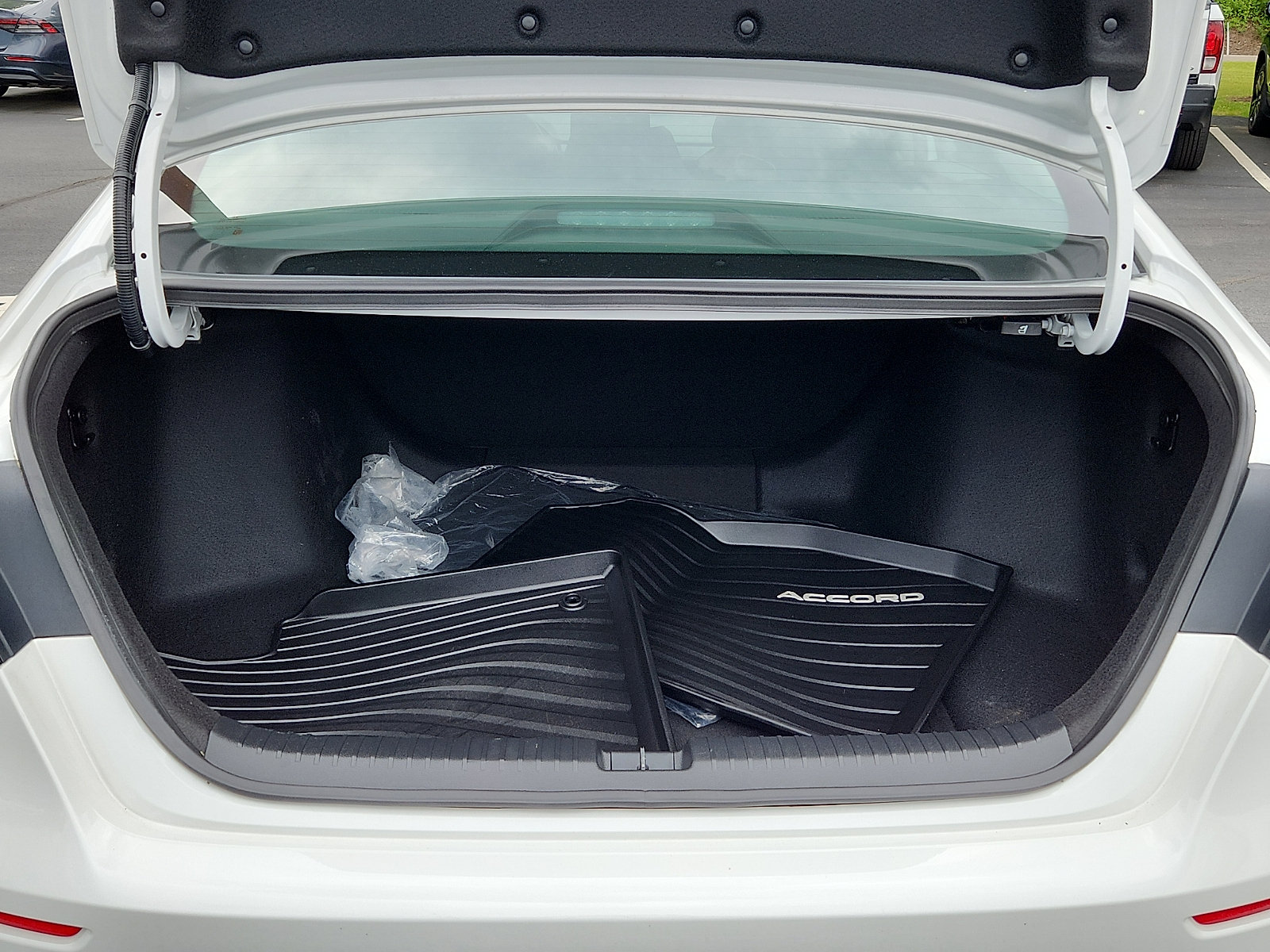 Certified 2025 Honda Accord LX image 28