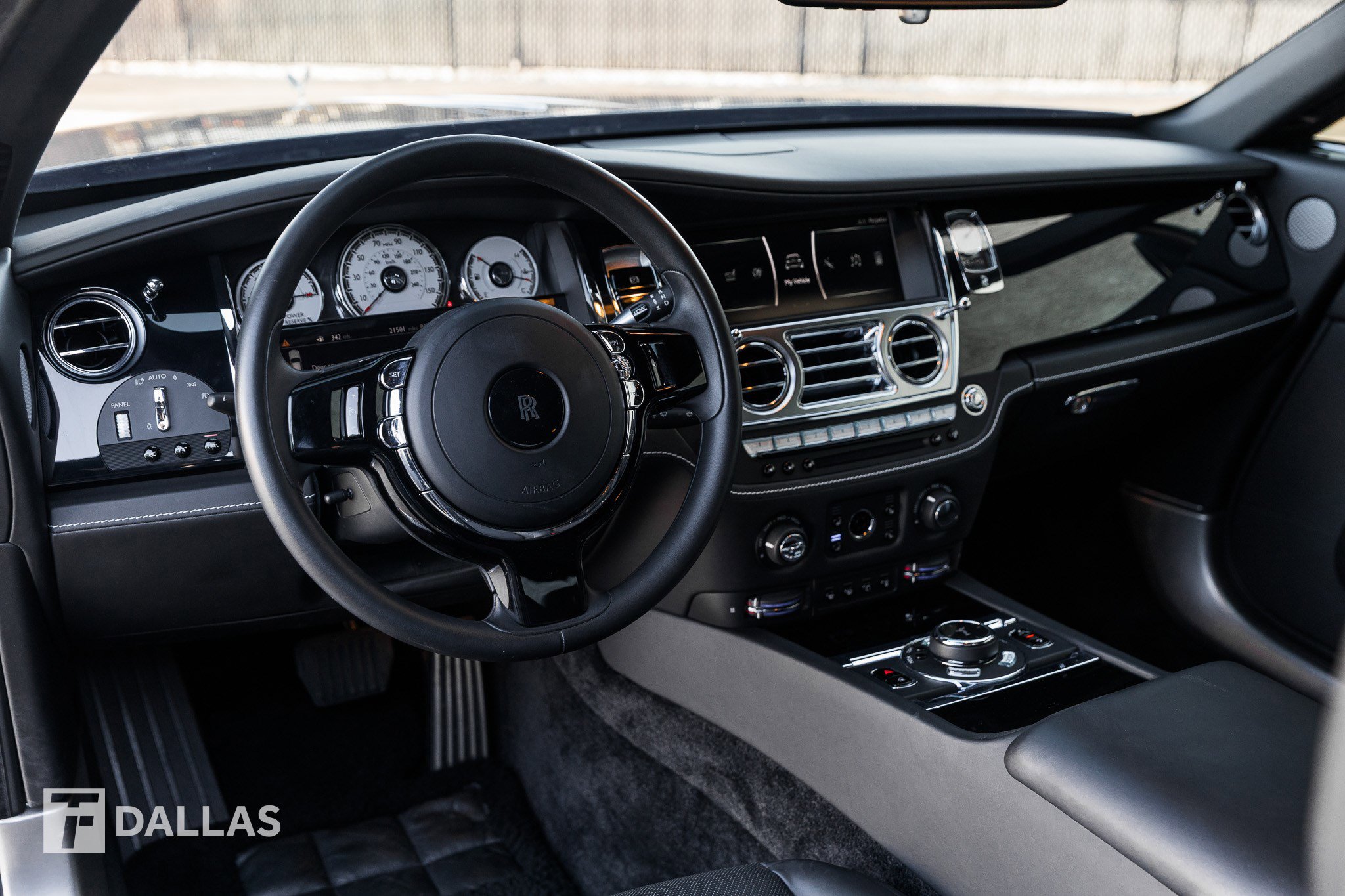 Used 2020 Rolls-Royce Wraith image 24