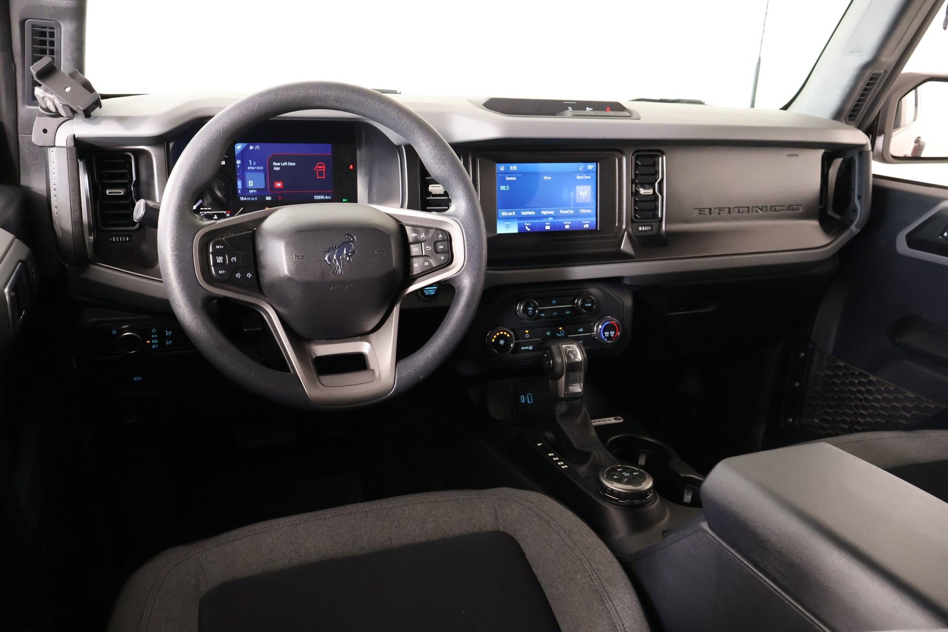 Used 2022 Ford Bronco 4-Door AWD/4WD image 2