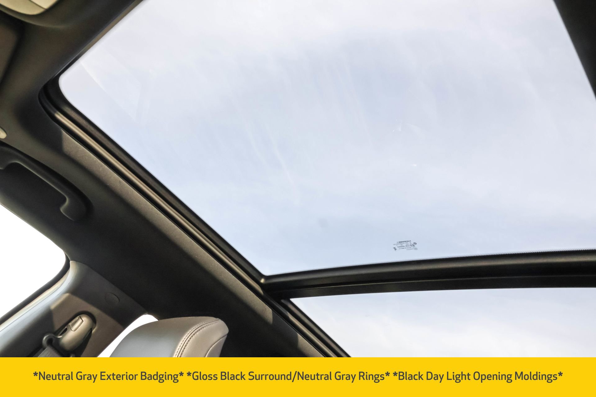 New 2025 Jeep Compass Latitude w/ Sun & Sound Group image 8