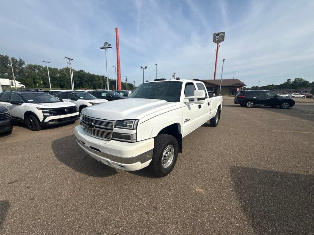 Used 2007 Chevrolet Silverado 2500 LT w/ Heavy-Duty Power Package AWD/4WD image 4