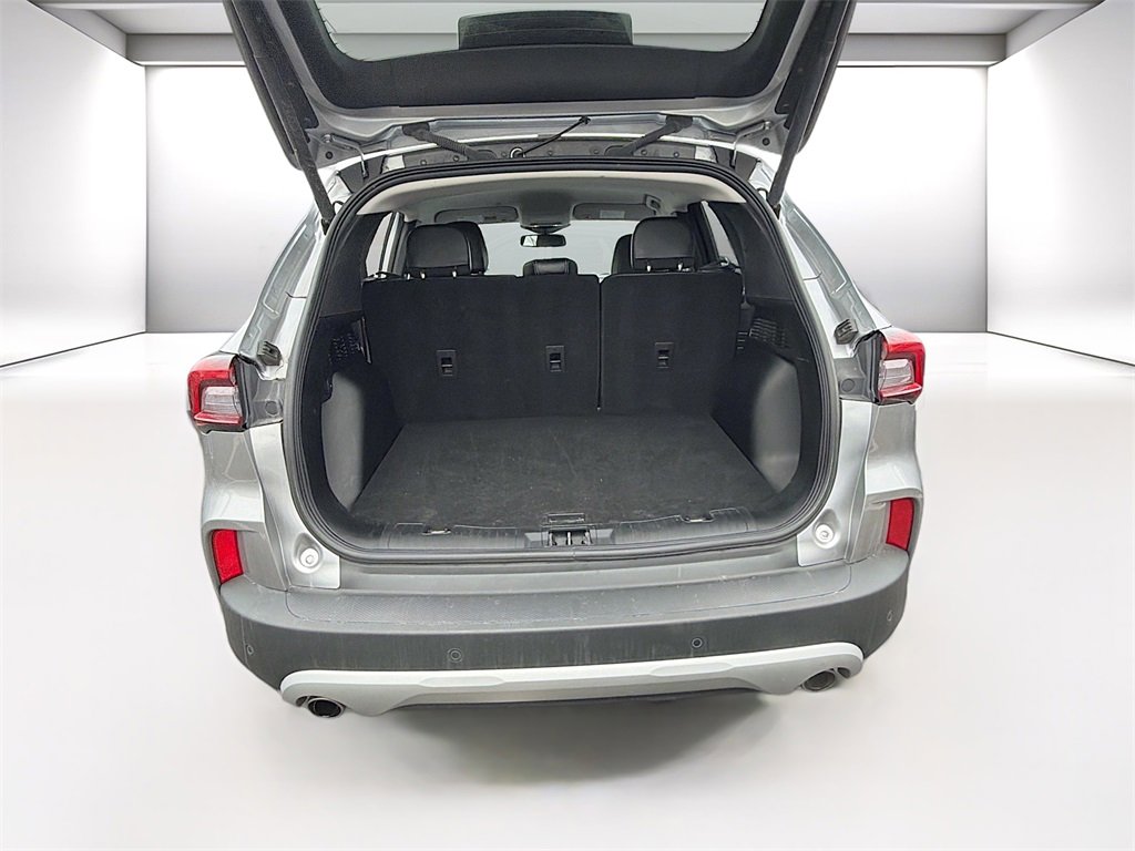 Used 2023 Ford Escape Platinum image 28