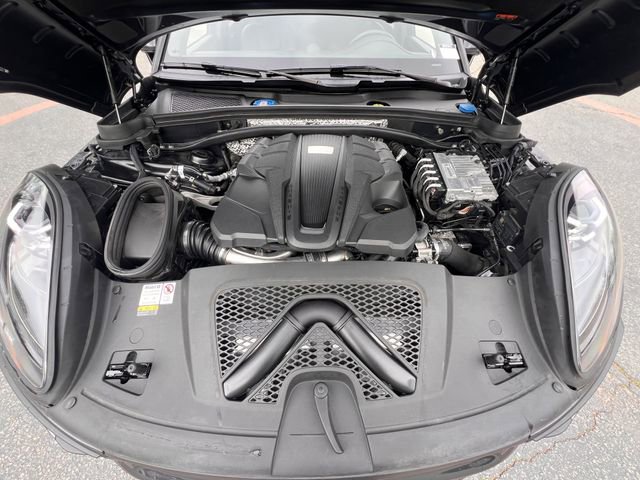 Used 2023 Porsche Macan S image 35