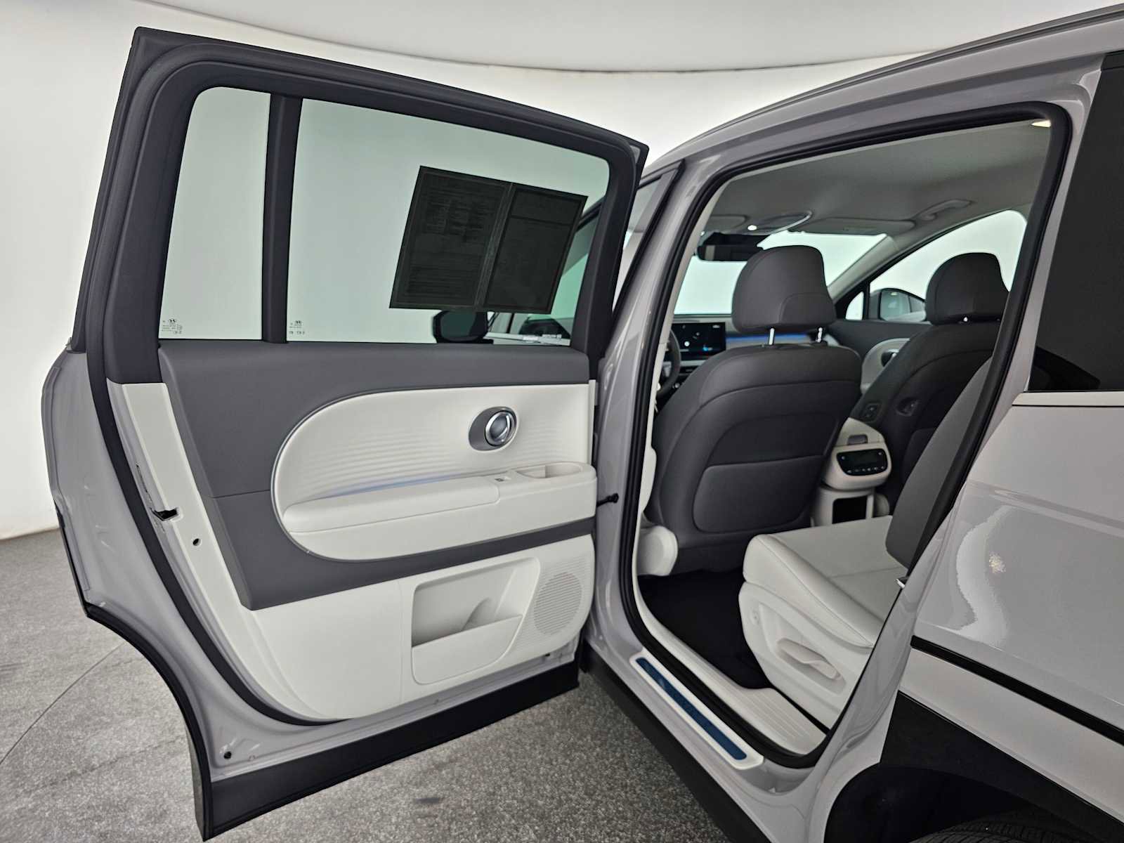 Used 2026 Hyundai Ioniq 9 SEL image 18