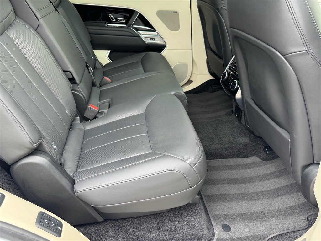 Used 2024 Land Rover Range Rover Long Wheelbase SE image 47