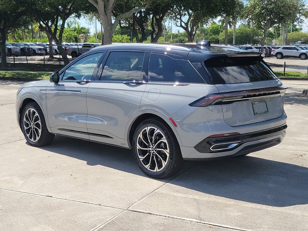 New 2026 Lincoln Nautilus Reserve AWD/4WD image 3