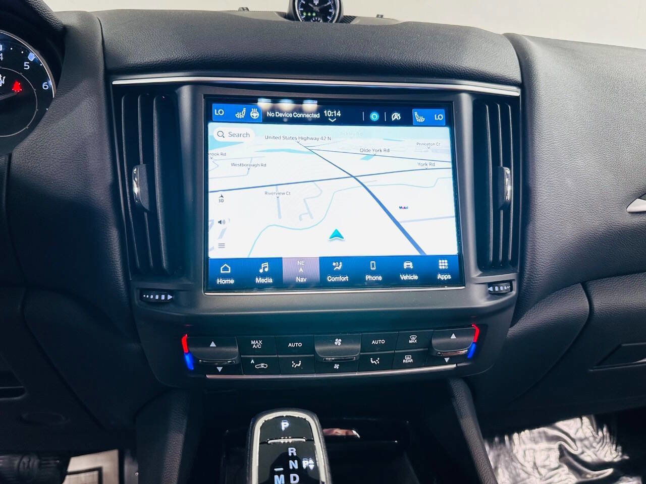 Used 2021 Maserati Levante image 11