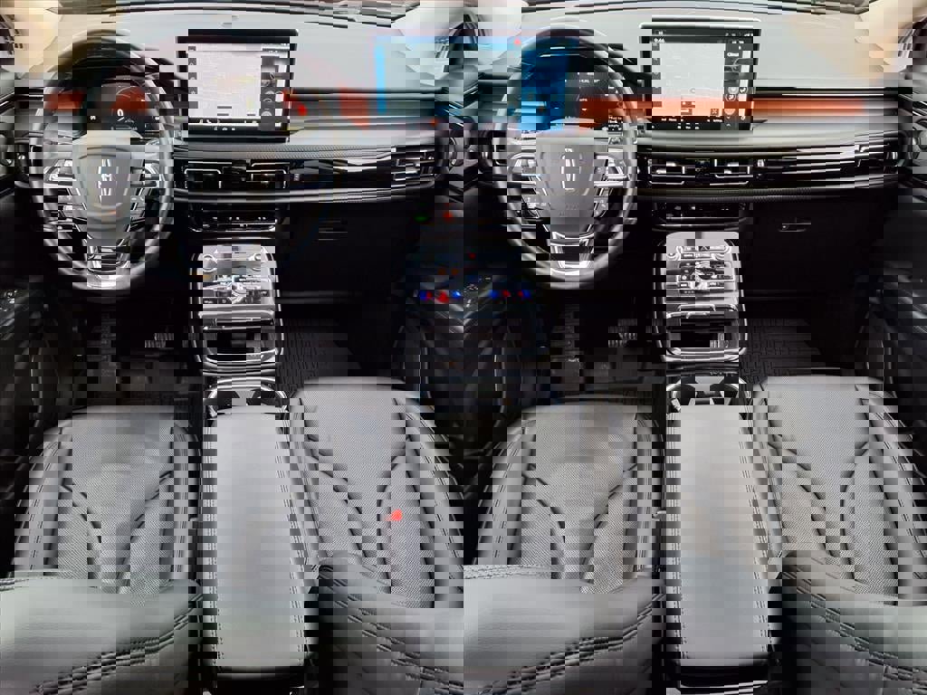 Used 2022 Lincoln Nautilus Reserve w/ Equipment Group 201A image 11