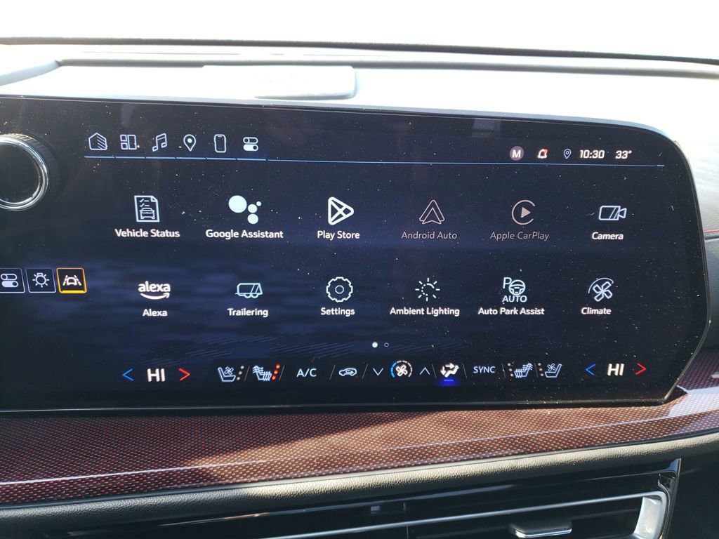 Used 2024 Chevrolet Traverse RS image 18