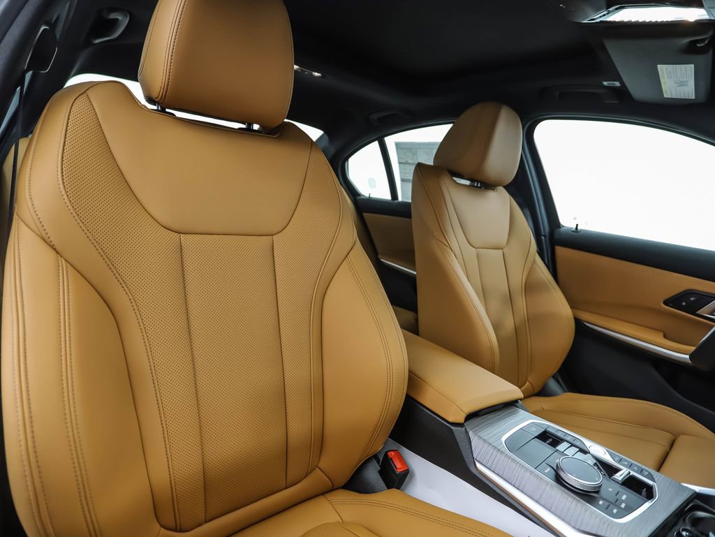 New 2026 BMW 330i xDrive Sedan w/ Convenience Package image 32