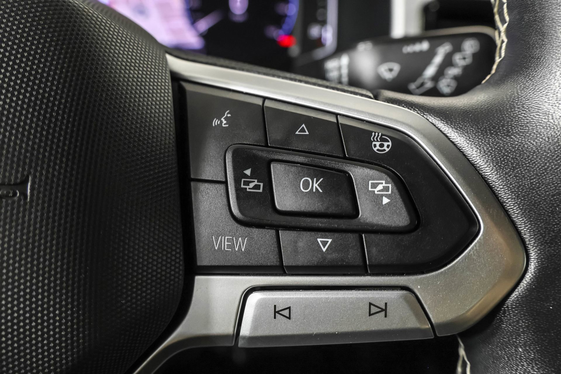 Used 2021 Volkswagen Atlas Cross Sport SEL image 28