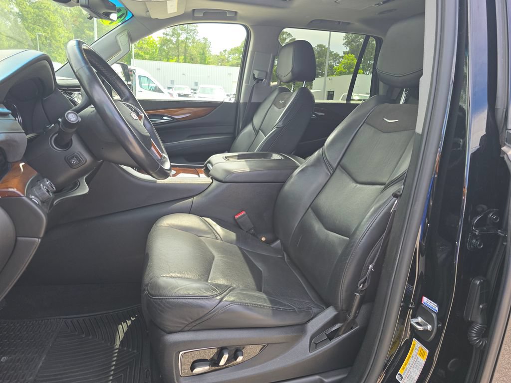 Used 2017 Cadillac Escalade Premium Luxury AWD/4WD image 9