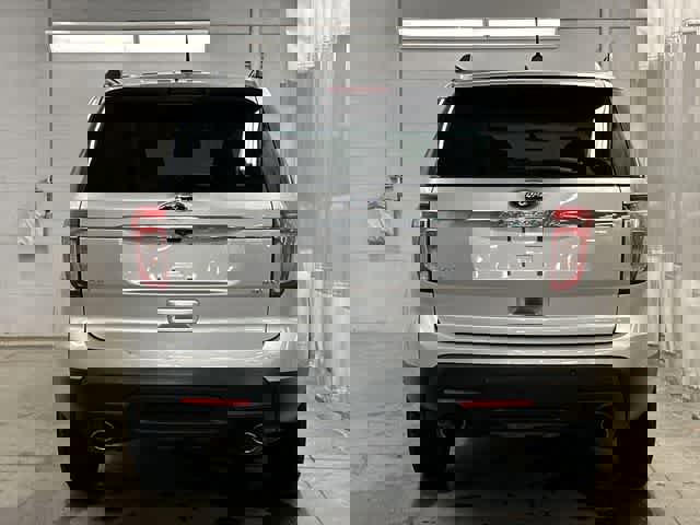 Used 2015 Ford Explorer XLT w/ Equipment Group 201B image 4