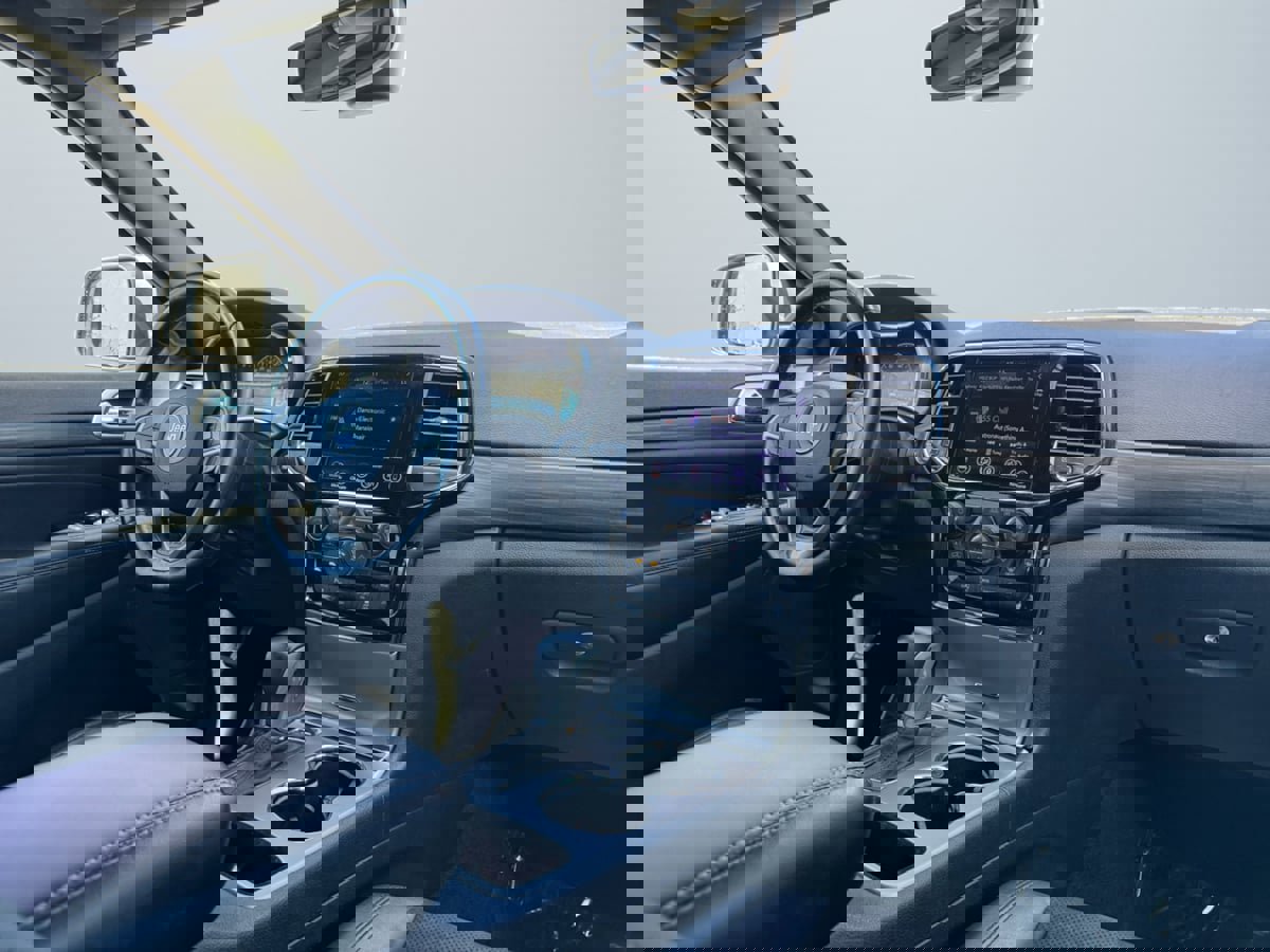 Used 2019 Jeep Grand Cherokee Altitude image 14