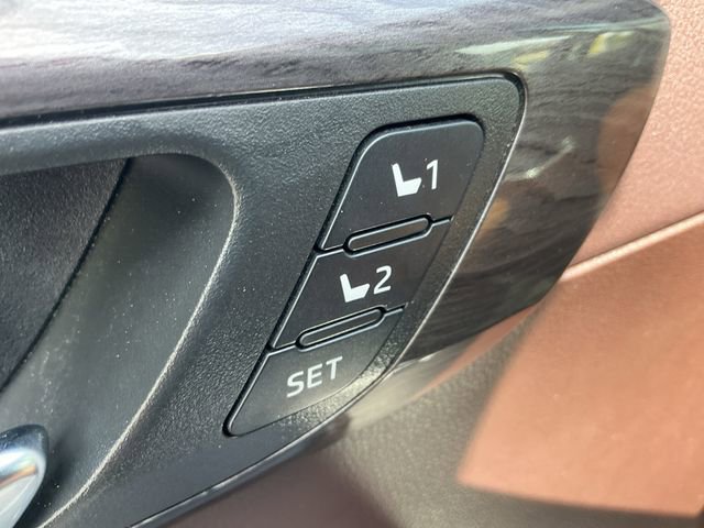 Used 2022 Toyota Highlander Platinum AWD/4WD image 17