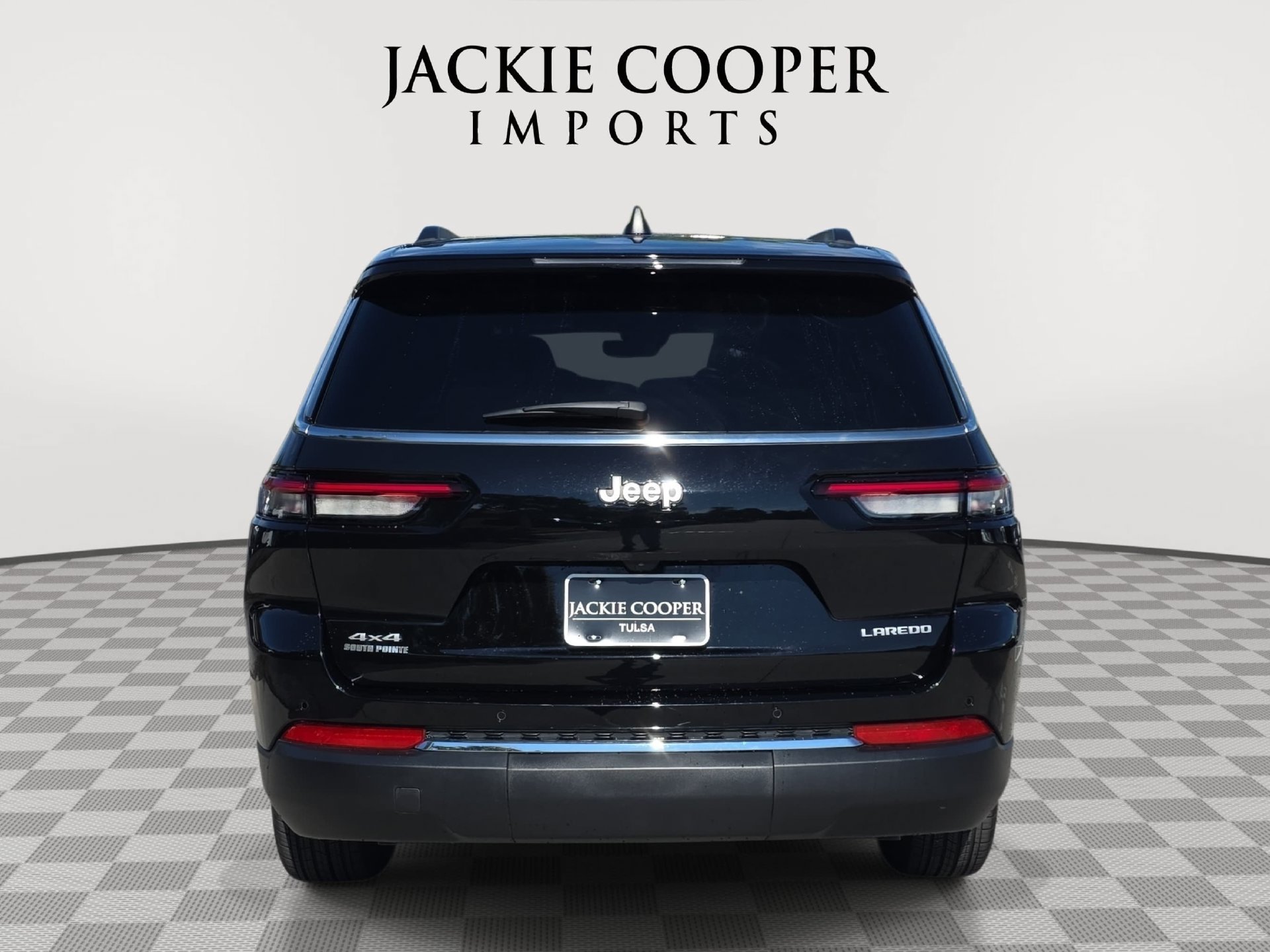 Used 2025 Jeep Grand Cherokee L Laredo w/ Luxury Tech Group I AWD/4WD image 6