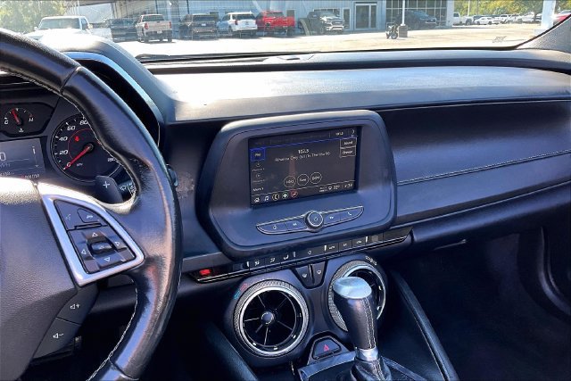 Used 2022 Chevrolet Camaro LT RWD image 9