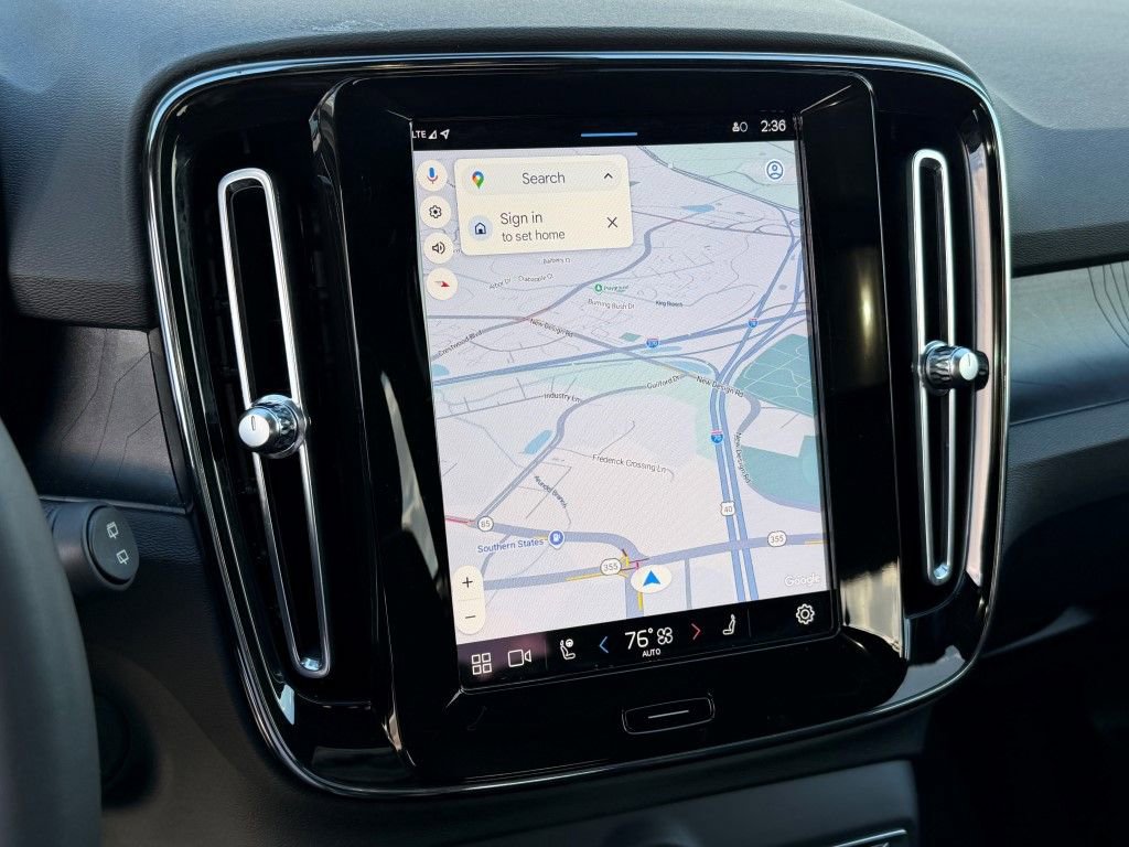 Used 2023 Volvo XC40 Recharge Ultimate image 28