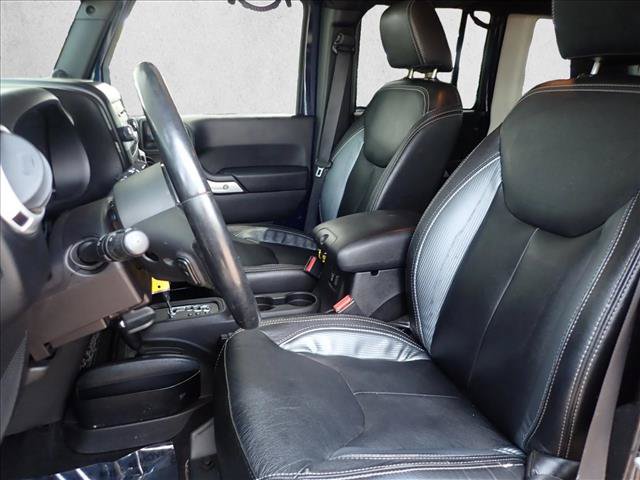 Used 2013 Jeep Wrangler Unlimited Sahara w/ Connectivity Group AWD/4WD image 11