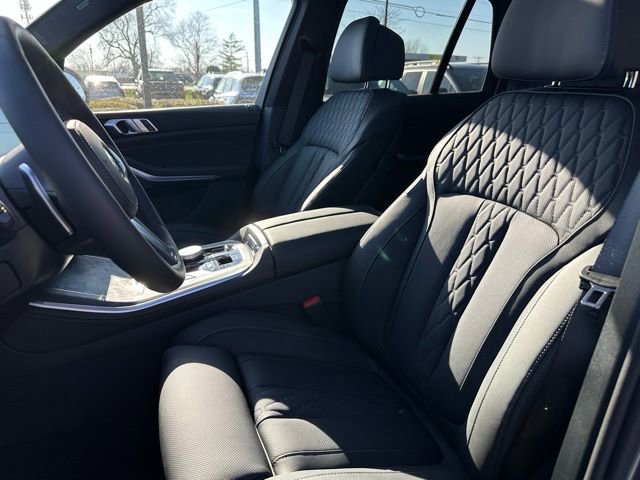 Certified 2026 BMW X5 xDrive50e w/ M Sport Package AWD/4WD image 5
