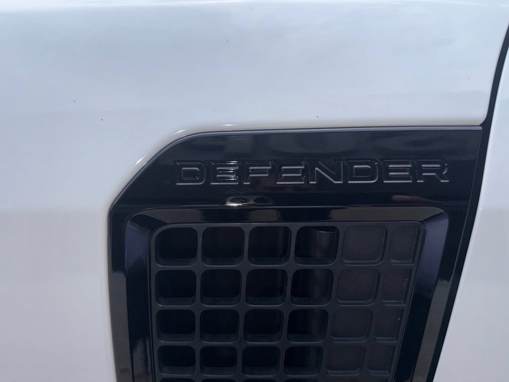 Used 2025 Land Rover Defender 110 S AWD/4WD image 15