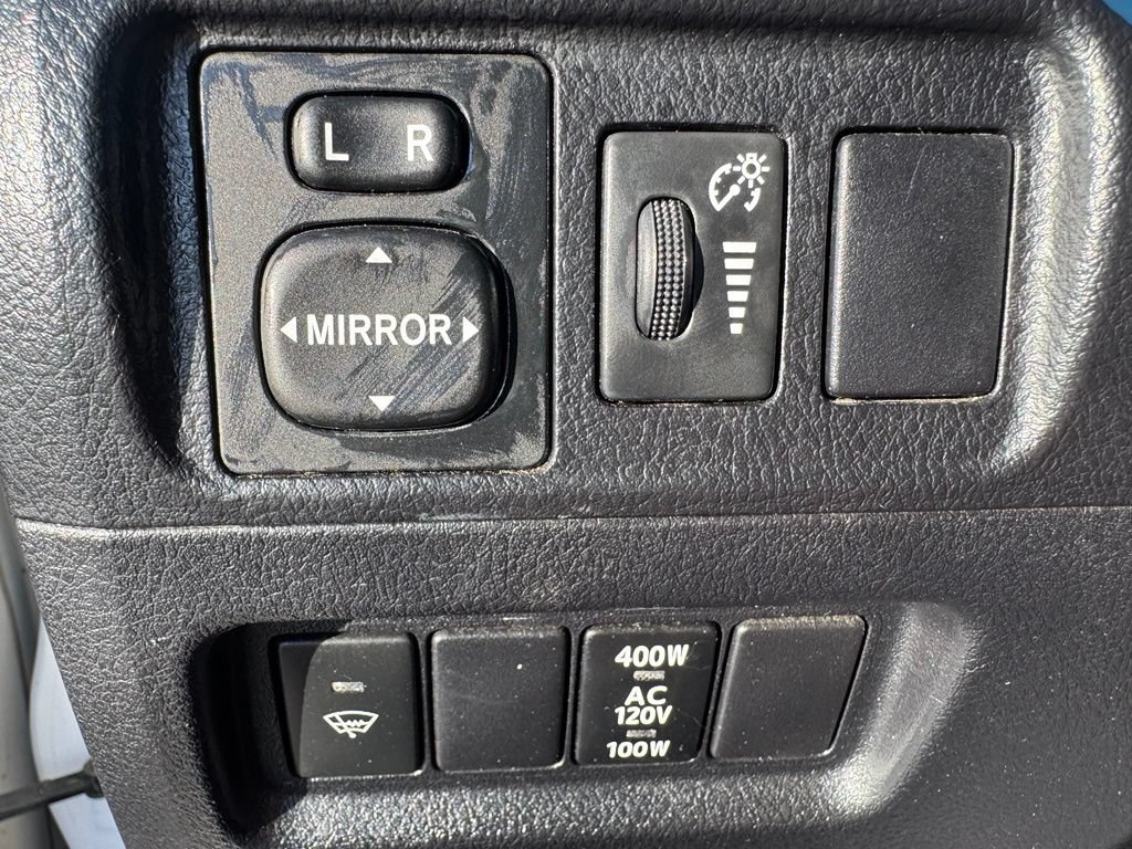 Used 2019 Toyota 4Runner SR5 AWD/4WD image 23