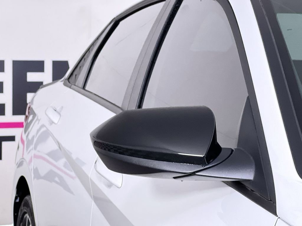 Used 2025 Hyundai Elantra Sport image 29