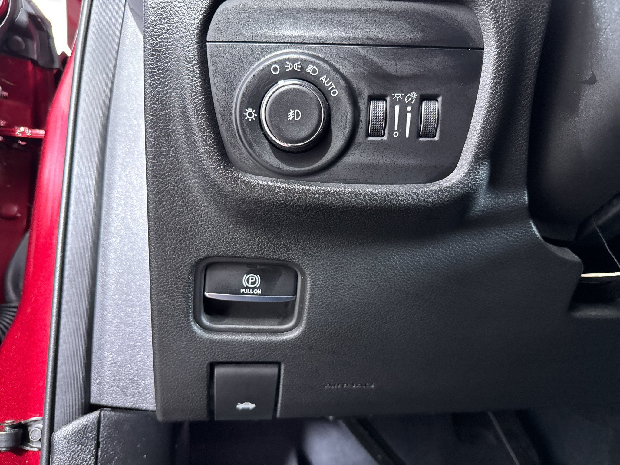 Used 2023 Jeep Grand Cherokee Limited w/ Black Appearance Package AWD/4WD image 29