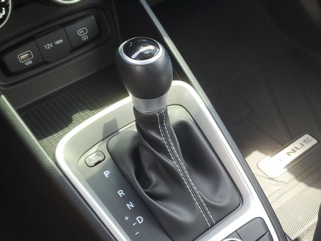 Certified 2024 Hyundai Venue SEL FWD image 30