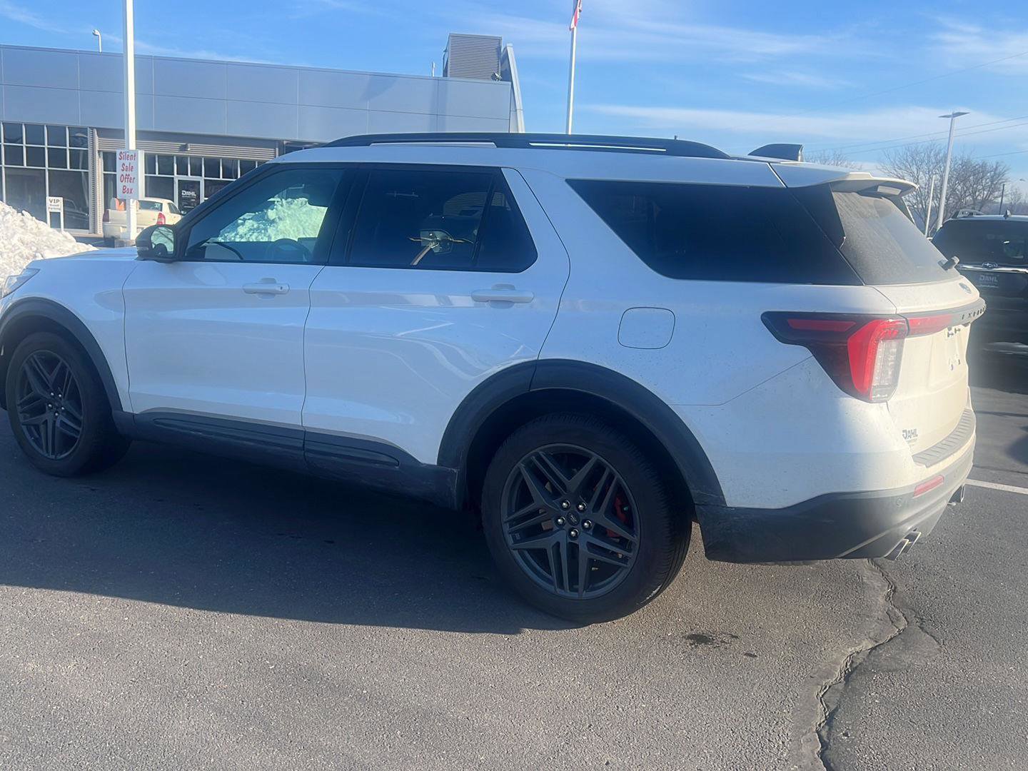 Used 2025 Ford Explorer ST image 10