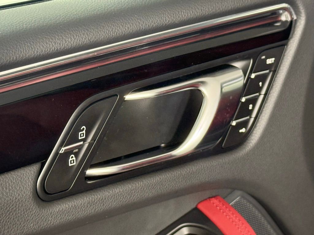 New 2026 Porsche Macan image 26