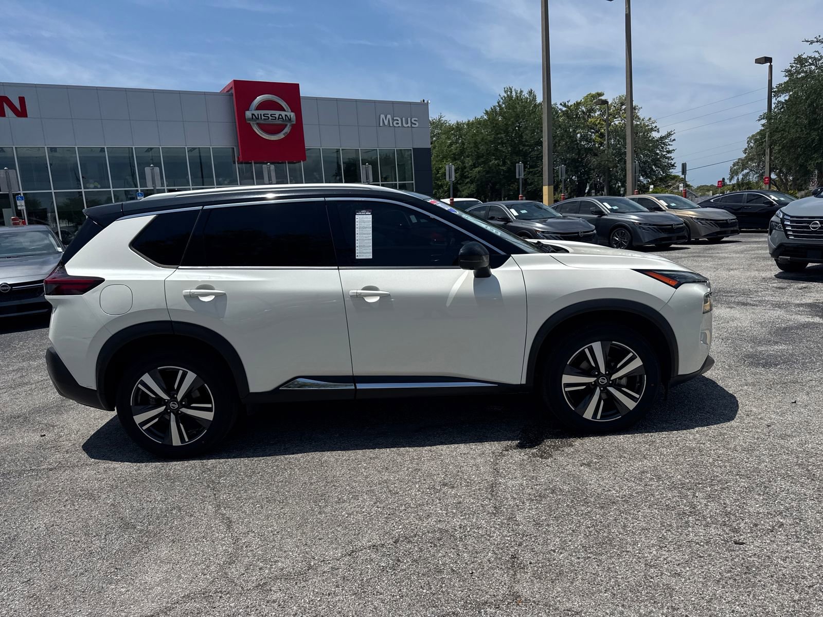 Certified 2021 Nissan Rogue SL w/ Premium Package AWD/4WD image 4