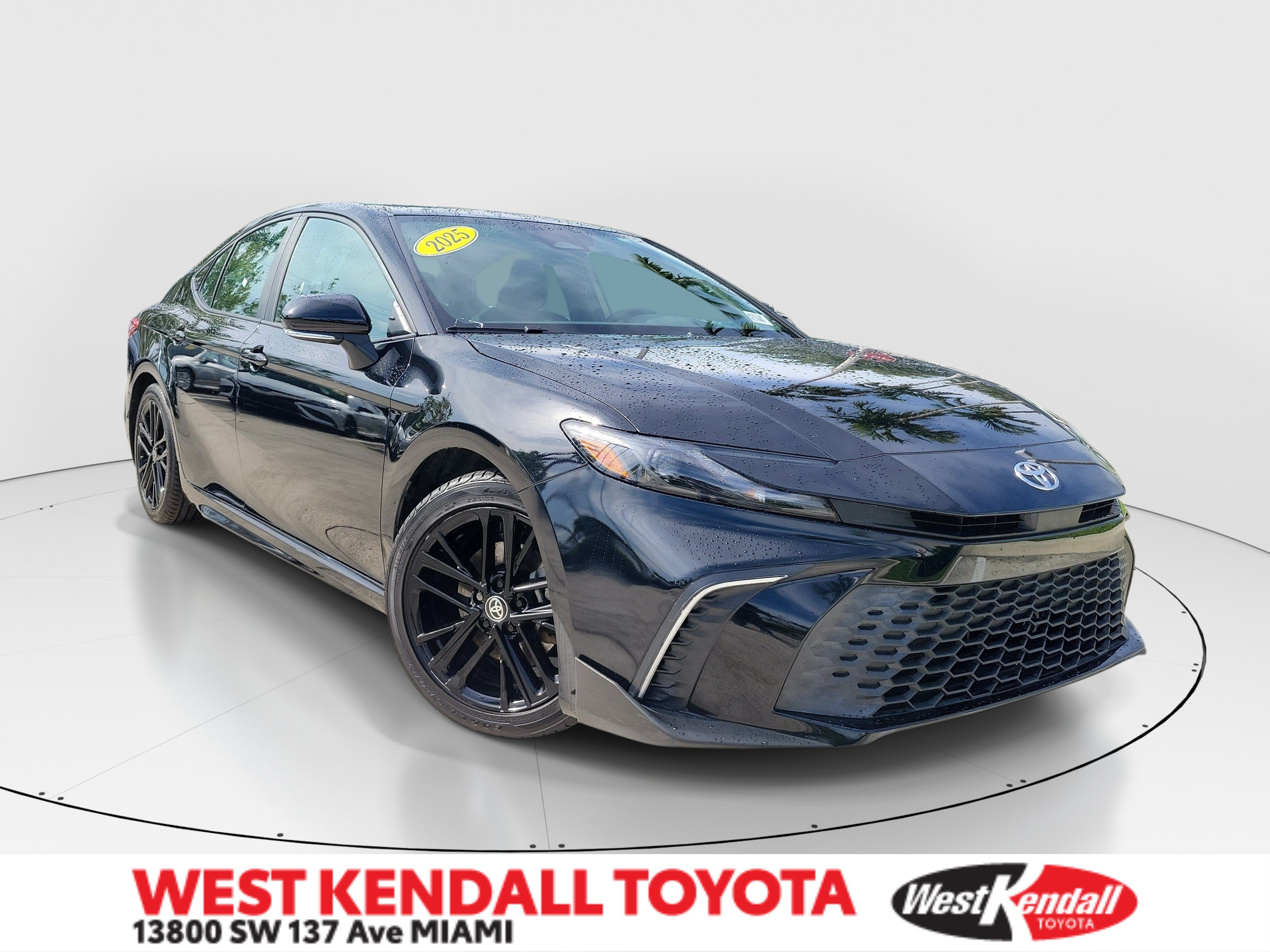 Used 2025 Toyota Camry SE w/ Multimedia Upgrade Package FWD image 1