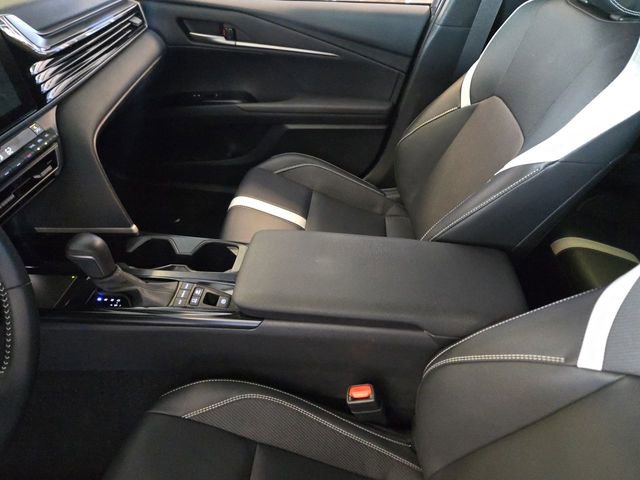 Used 2025 Toyota Camry SE image 20