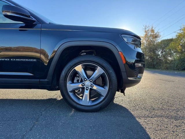 Used 2022 Jeep Grand Cherokee L Limited image 9