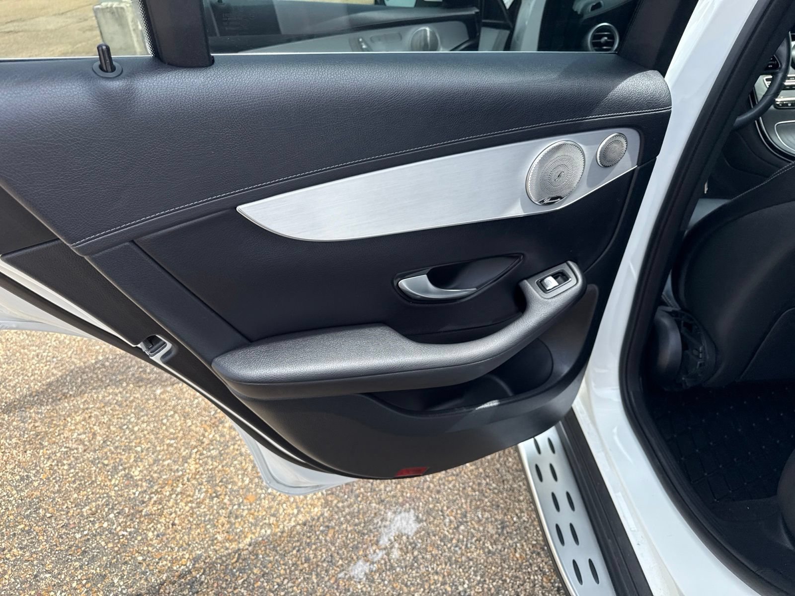 Used 2023 Mercedes-Benz GLC 300 4MATIC Coupe image 10