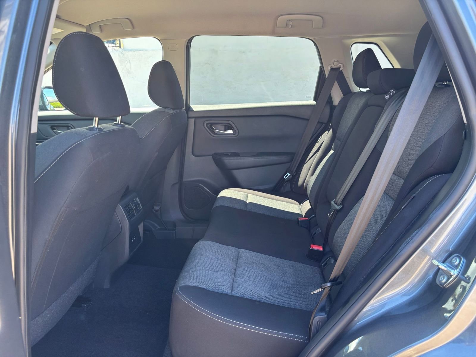 Used 2025 Nissan Rogue SV AWD/4WD image 28