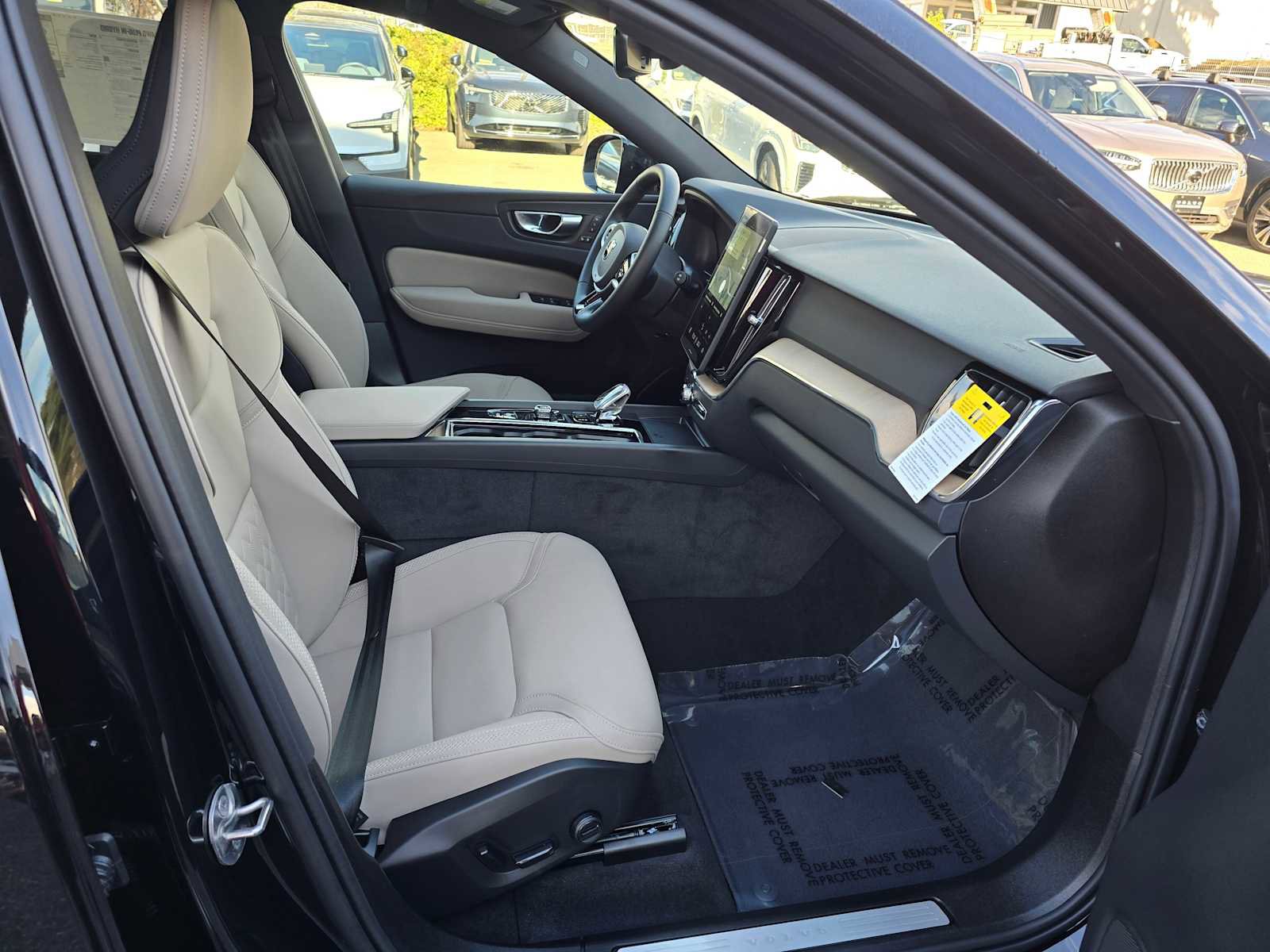 New 2026 Volvo XC60 T8 Plus w/ Protection Package Premier AWD/4WD image 11