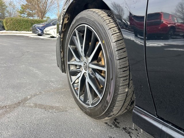 Used 2022 Toyota Camry SE image 9