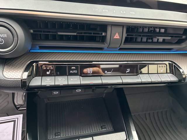 Used 2026 Toyota Prius XLE FWD image 34