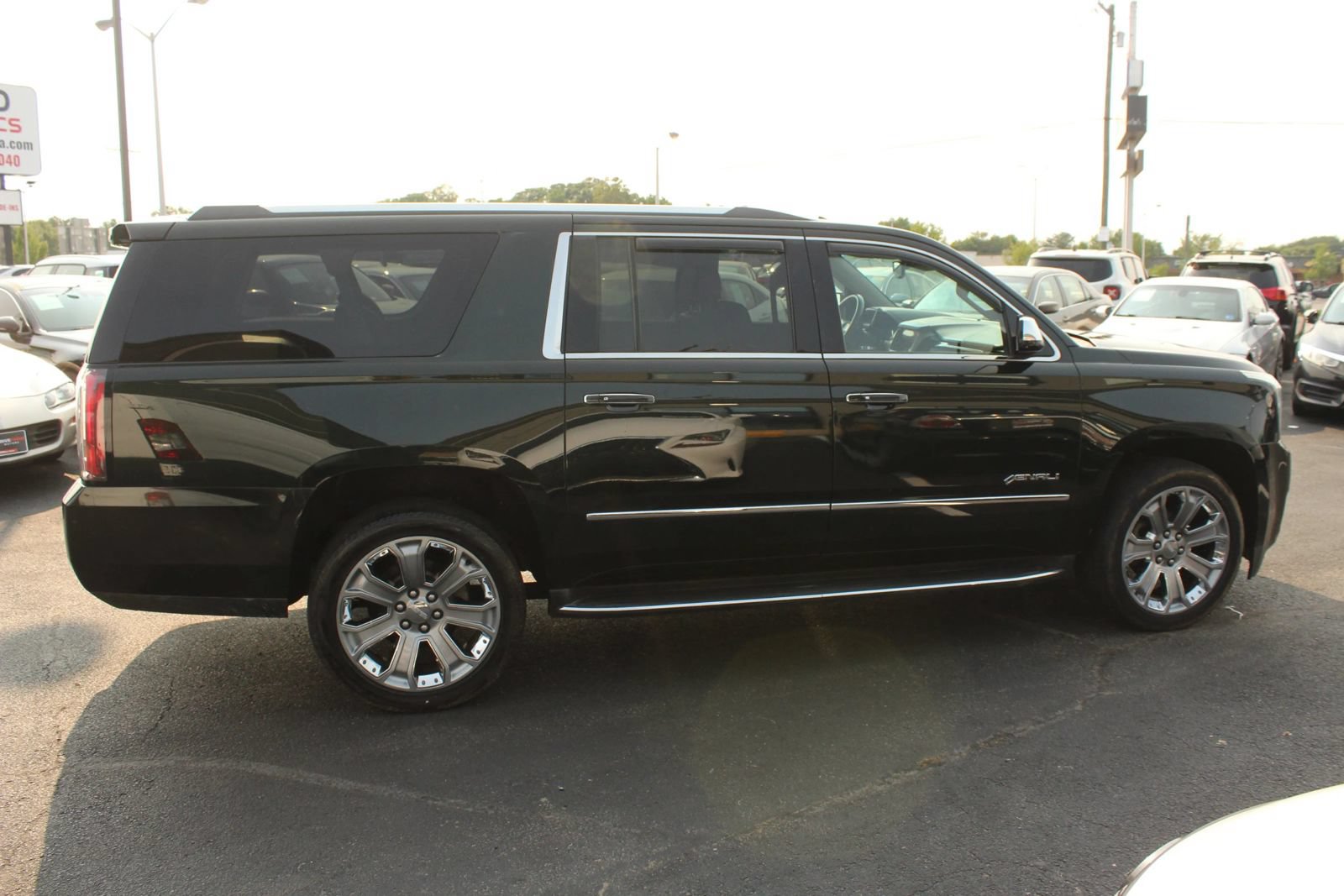 Used 2016 GMC Yukon XL Denali w/ Open Road Package AWD/4WD image 7